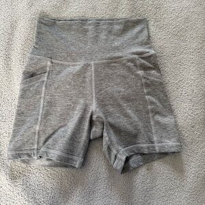 LIKE NEW Aerie The Hugger High Waisted 5" Pocket Bike Short
